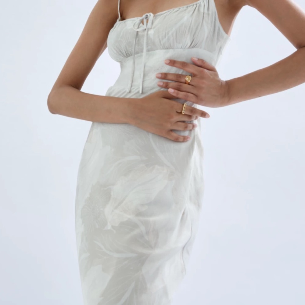 ARITZIA NWT Wilfred BELLOW MIDI DRESS SIZE: 2 Color: white/light birch